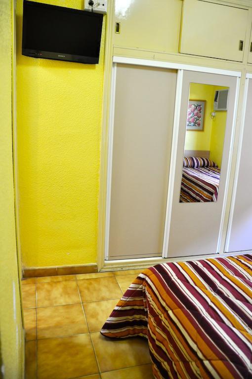 Hostal El Jardin Benidorm Zimmer foto